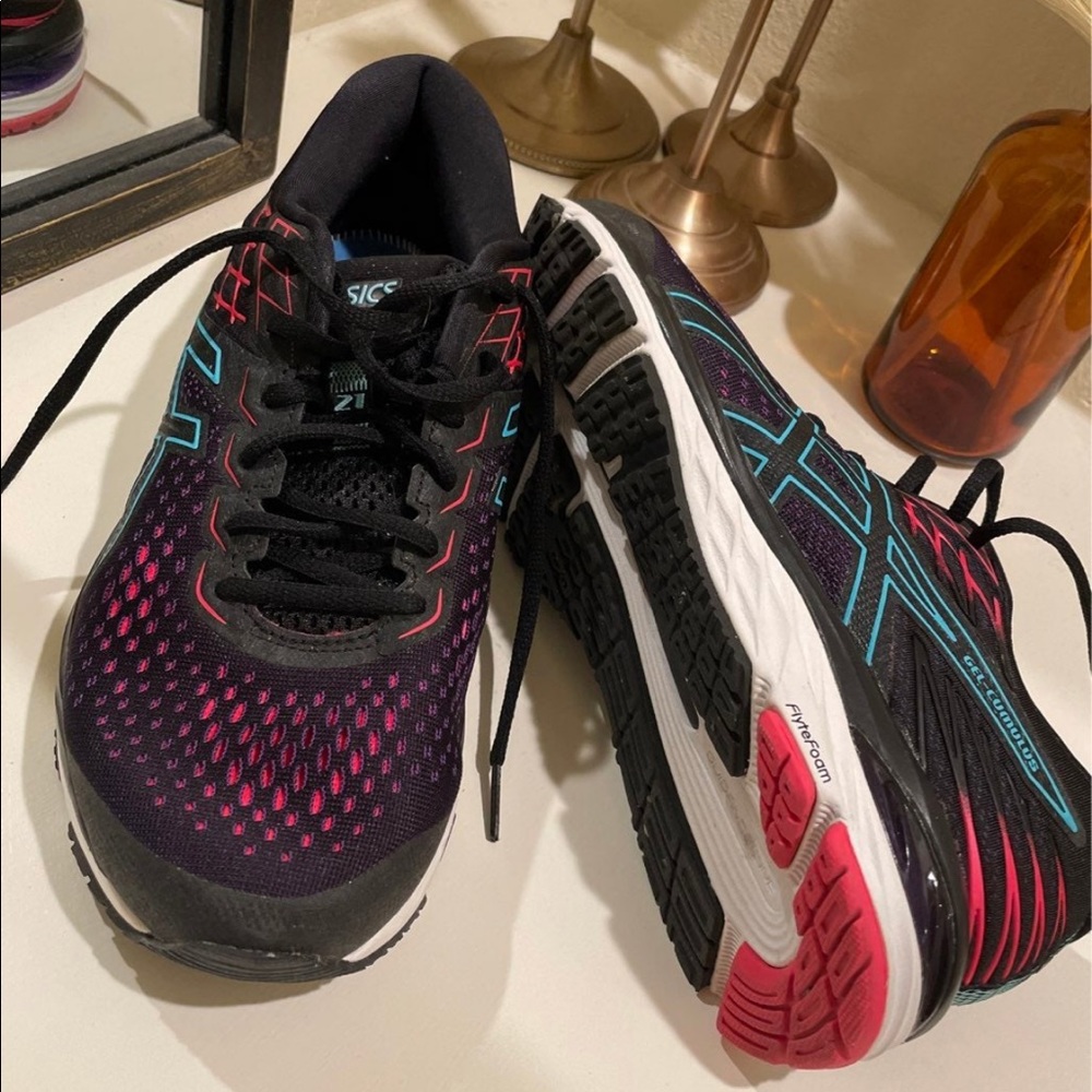 ASICS flytefoam